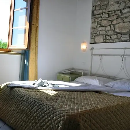 מלון Tenuta La Lupa קסטלינה מריטימה