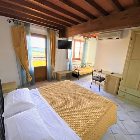 מלון Tenuta La Lupa 3*