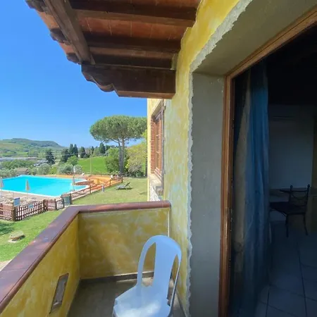 Tenuta La Lupa 3* Castellina Marittima