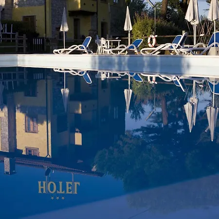 Tenuta La Lupa Hotel