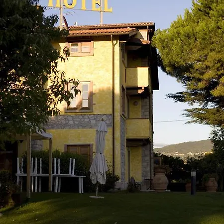 Hotel Tenuta La Lupa