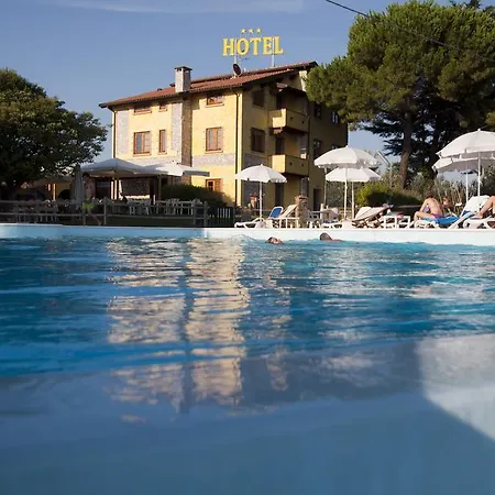 Tenuta La Lupa 3*